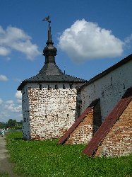 Хлебная башня Кирилло-Белозерского монастыря. [Увеличить]