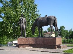 Памятник К.Н. Батюшкову в Вологде. [Увеличить]