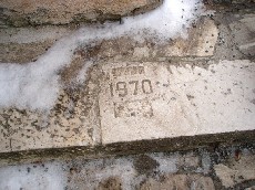 Таинственные знаки на каменных ступенях замка Штернберк. [увеличить]