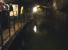 Подземная река в Моравском Красе. [увеличить]