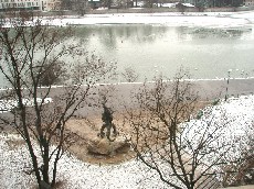 Памятник дракону в Кракове. [увеличить]