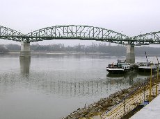 Мост через Дунай в Эстергоме [увеличить]