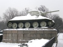 Танк у Мемориала павшим советским воинам в Берлине