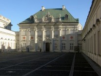 Дворец "под бляхой" в Варшаве