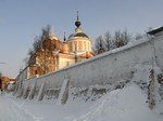 Западная стена Хотькова монастыря