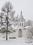 Башня западной стены Николо-Угрешского монастыря.