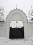 Северо-восточные ворота Ново-Голутвина монастыря