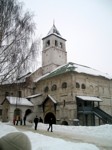 Святые ворота Спасо-Преображенского монастыря в Ярославле. 